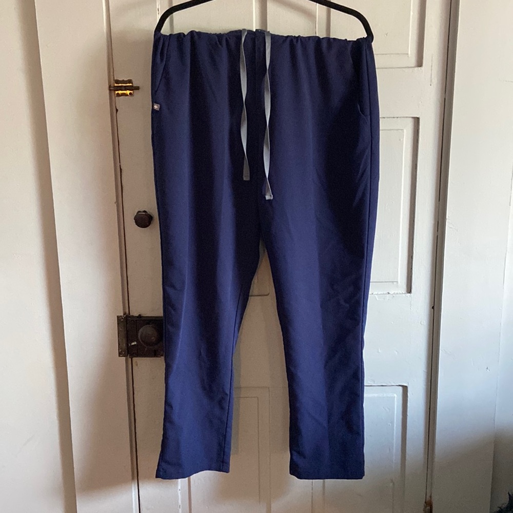 Figs navy blue scrub bottoms, size XL, lightly worn